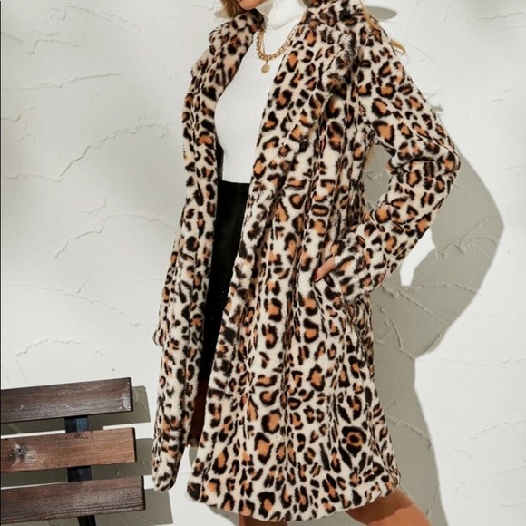 Cozy leopard print  vegan fur jacket - Picture 4 of 7